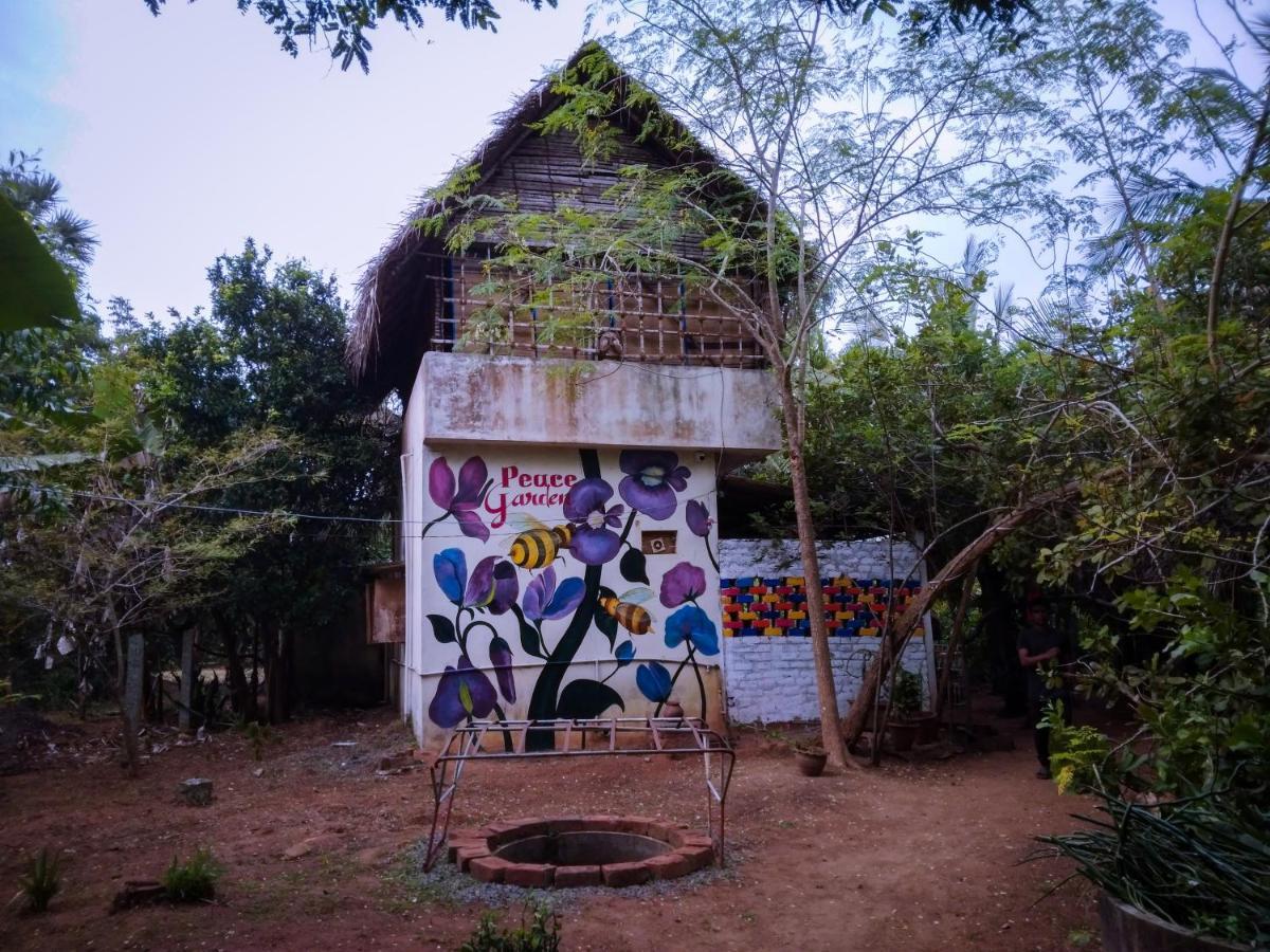 Peace Garden Vandrehjem Auroville Eksteriør billede
